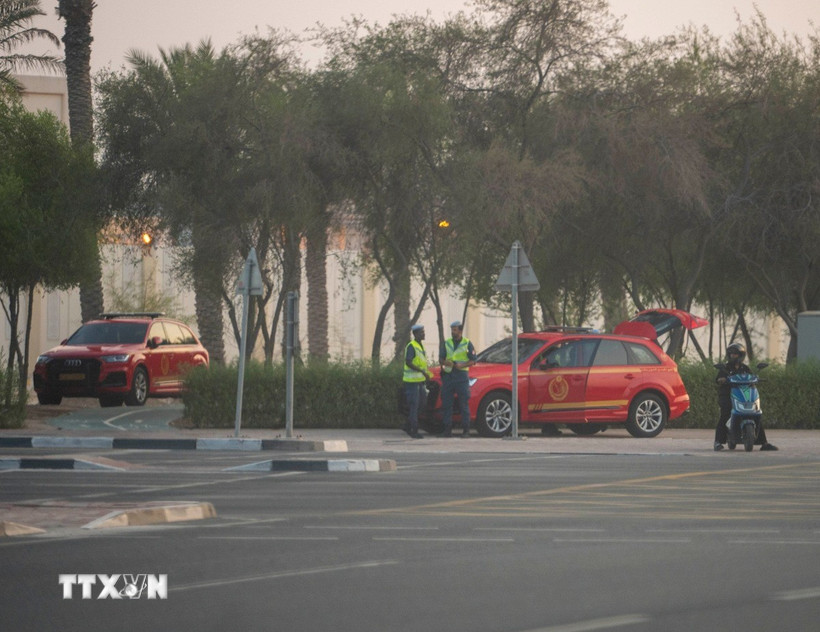 Lực lượng an ninh được triển khai tại hiện trường vụ không kích của Israel xuống Doha, Qatar ngày 9/9/2025. (Nguồn: THX/TTXVN)