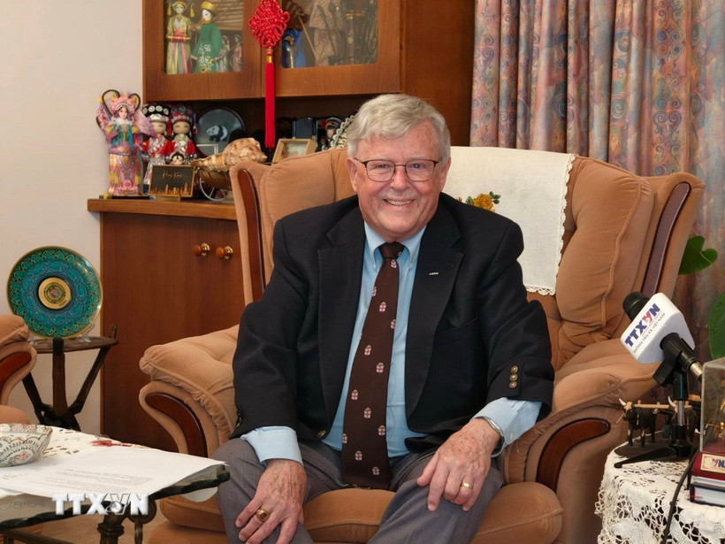 Giáo sư Carl Thayer, thuộc Học viện Quốc phòng Australia, Đại học New South Wales. (Ảnh: Trung Trang/TTXVN)