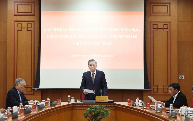 Tổng Bí thư Tô Lâm, Trưởng Ban Chỉ đạo Trung ương về phát triển khoa học, công nghệ, đổi mới sáng tạo và chuyển đổi số, chủ trì phiên họp lần thứ nhất. (Ảnh: Thống Nhất/TTXVN)