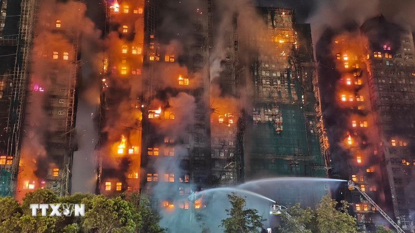 Szene eines Wohnungsbrandes in Hongkong, China, 26. November 2025. (Quelle: THX/TTXVN)