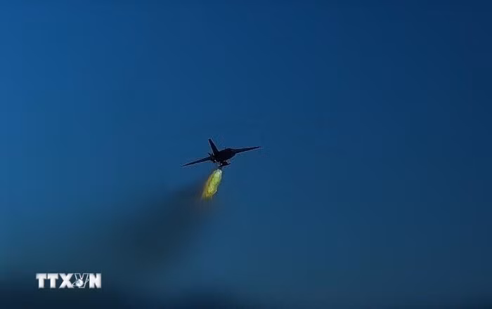 IRGC tuyên bố đã tiến hành các cuộc tập kích bằng tên lửa và thiết bị bay không người lái nhằm vào nhiều mục tiêu quân sự của Mỹ. (Ảnh: IRNA/TTXVN phát)