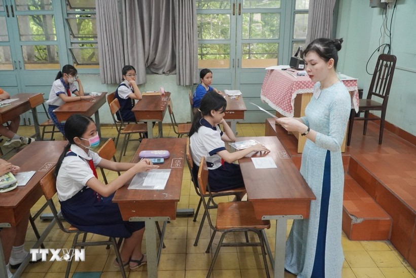 Thí sinh dự tuyển vào lớp 6. (Ảnh: TTXVN).