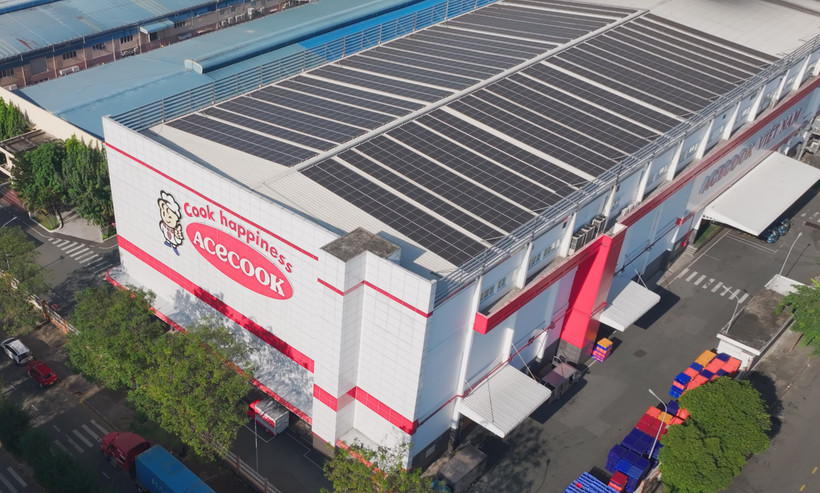 Acecook Việt Nam đang trong quá trình chuyển đổi sử dụng “năng lượng xanh” từ hệ thống điện mặt trời tại nhà máy và văn phòng. (Nguồn: Vietnam+)