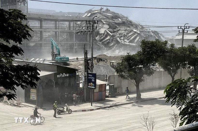 Tòa nhà bị sập do động đất tại Bangkok, Thái Lan, ngày 28/3/2025. (Ảnh: Straits Times/TTXVN)