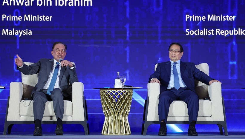 Sáng 28/5, tại Kuala Lumpur, Malaysia, Thủ tướng Phạm Minh Chính dự và phát biểu tại Phiên thảo luận “Lưới thông minh kết nối thông qua hợp tác tự chủ AI” trong khuôn khô Diễn đàn Kinh tế ASEAN - Hội đồng Hợp tác Vùng Vịnh (ASEAN - GCC) năm 2025. (Ảnh: Dương Giang/TTXVN)