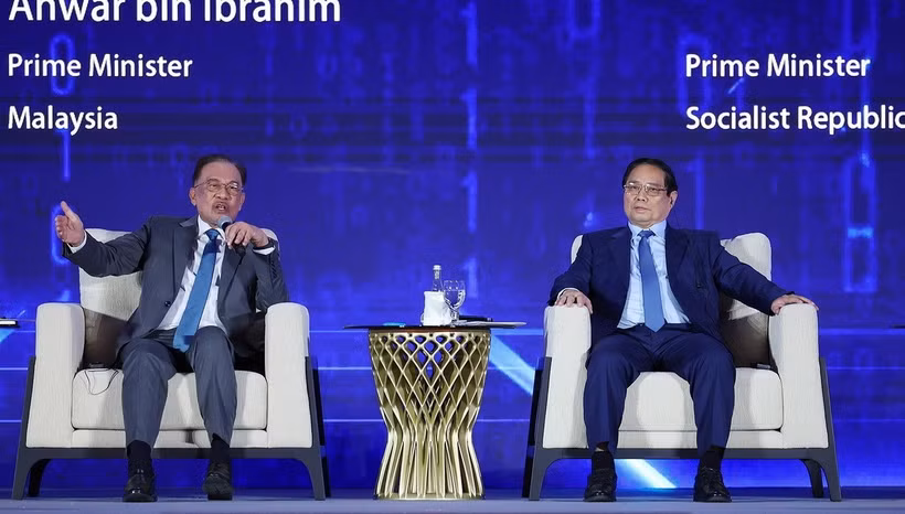 Sáng 28/5, tại Kuala Lumpur, Malaysia, Thủ tướng Phạm Minh Chính dự và phát biểu tại Phiên thảo luận “Lưới thông minh kết nối thông qua hợp tác tự chủ AI” trong khuôn khô Diễn đàn Kinh tế ASEAN - Hội đồng Hợp tác Vùng Vịnh (ASEAN - GCC) năm 2025. (Ảnh: Dương Giang/TTXVN)