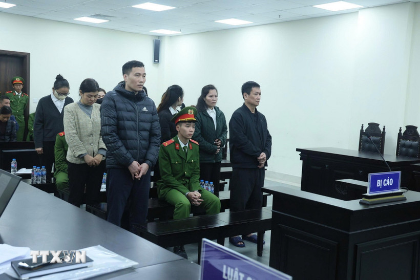 Các bị cáo tại phiên tòa. (Ảnh: Kim Anh/TTXVN)