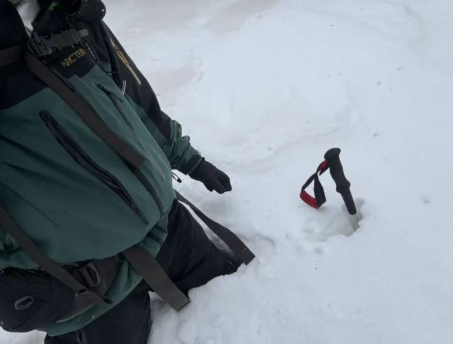 Tuyết ở tuyến đường Aotai cao tới đầu gối. (Nguồn: QQ)