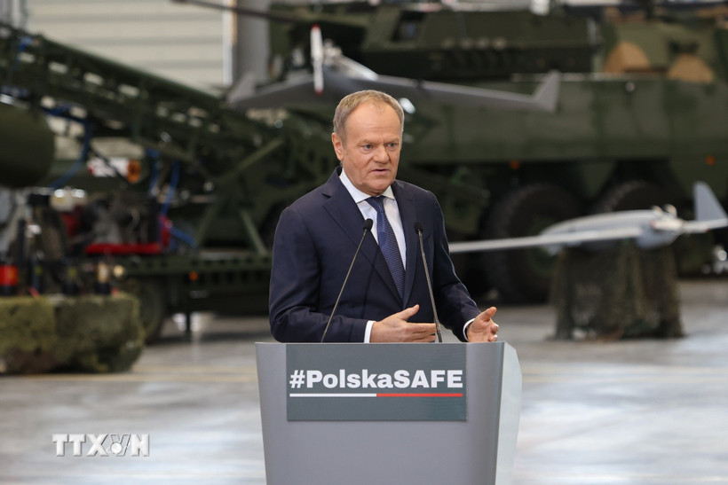 Thủ tướng Ba Lan Donald Tusk phát biểu tại Kobylka, gần Warsaw, Ba Lan. (Nguồn: PAP/TTXVN)