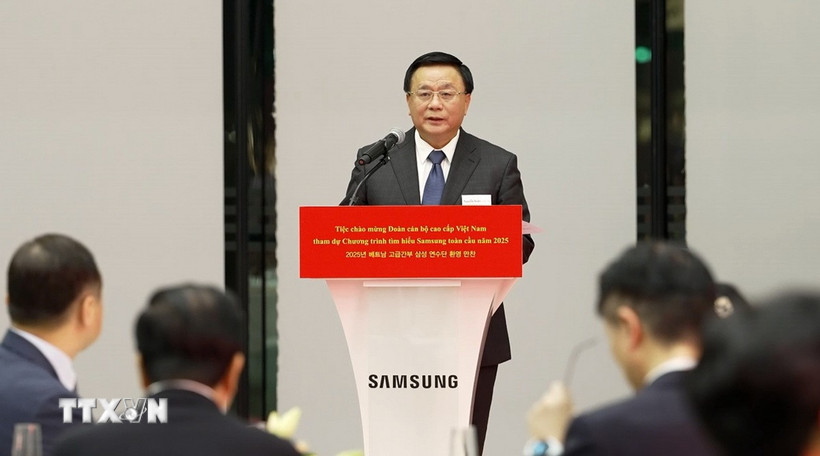 Ông Nguyễn Xuân Thắng phát biểu tại Lễ kỷ niệm 10 năm chương trình Tìm hiểu Samsung toàn cầu dành cho cán bộ trung cao cấp Việt Nam (VOSP). (Ảnh: Trường Giang/TTXVN)