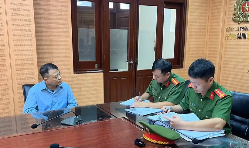 Nguyễn Hòa Bình (Shark Bình) tại Cơ quan công an. (Nguồn: Bộ Công an)