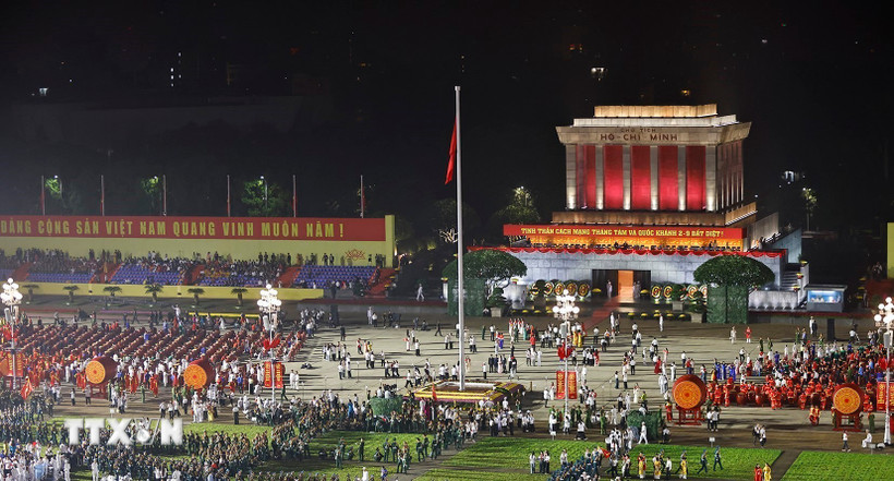 Không khí chuẩn bị Lễ diễu binh, diễu hành kỷ niệm 80 năm Quốc khánh tại Quảng trường Ba Đình. (Ảnh: Doãn Tấn/TTXVN)