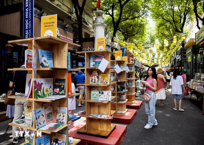 Đường sách Thành phố Hồ Chí Minh. (Ảnh: Hồng Đạt/TTXVN)