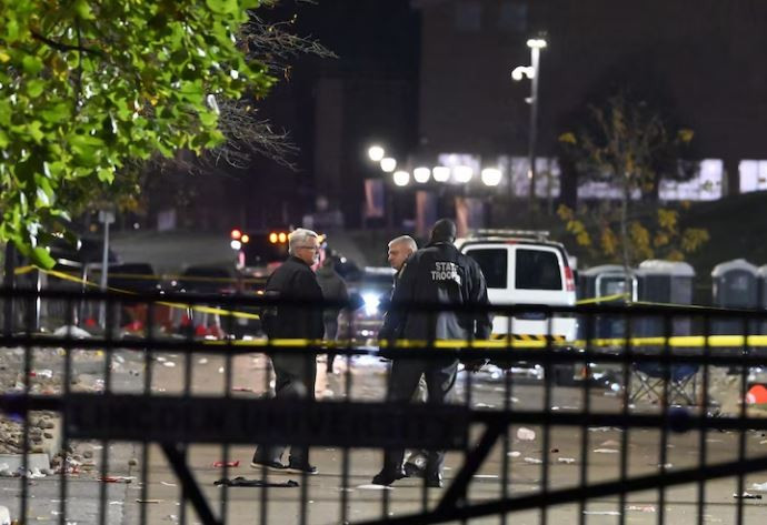 Cảnh sát phong tỏa hiện trường vụ nổ súng. (Nguồn: Getty Images)