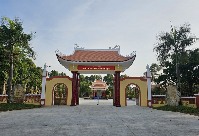 Khu lưu niệm Nữ tướng Nguyễn Thị Định tại xã Lương Hòa, huyện Giồng Trôm, tỉnh Bến Tre. (Ảnh: Chương Đài/TTXVN)