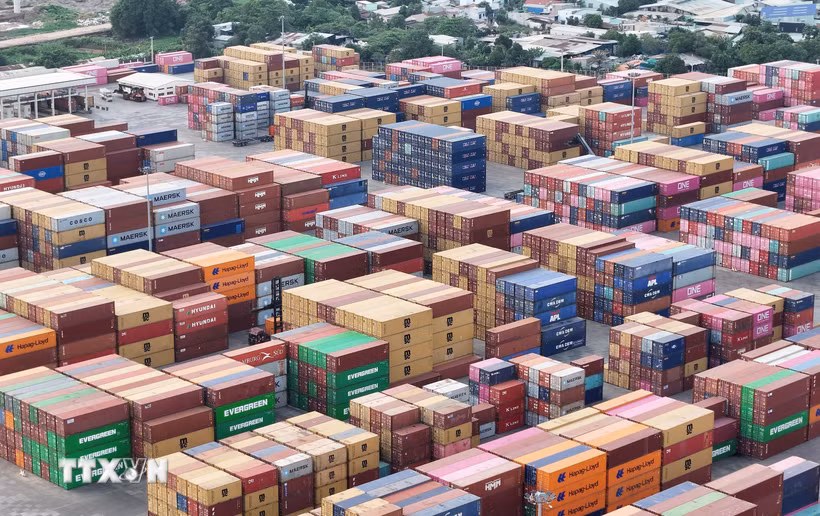 Container hàng hoá ở cảng SOWATCO Long Bình, thành phố Thủ Đức. (Ảnh: Hồng Đạt/TTXVN)