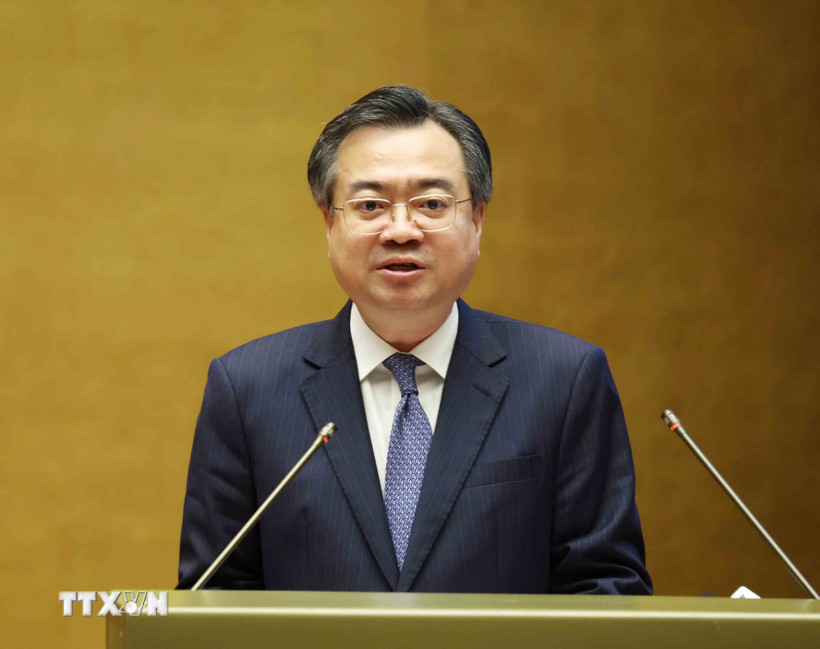 Đồng chí Nguyễn Thanh Nghị, Uỷ viên Bộ Chính trị, Bí thư Trung ương Đảng, Trưởng Ban Chính sách, Chiến lược Trung ương giới thiệu Chuyên đề: “Đánh giá 5 năm thực hiện Chiến lược phát triển kinh tế-xã hội 10 năm (2021-2030) và kế hoạch phát triển kinh tế-xã hội 2026-2030.” (Ảnh: Phương Hoa/TTXVN)