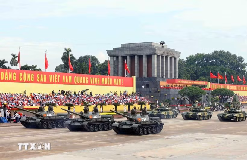 Khối xe Tăng thiết giáp diễu binh trên Quảng trường Ba Đình. (Ảnh: Phạm Kiên/TTXVN)