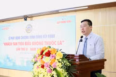 Ông Nguyễn Anh Vũ - Tổng Biên tập Báo Văn hóa, Trưởng Ban Tổ chức phát biểu tại Lễ phát động Bảng xếp hạng "Khách sạn tiêu biểu không thuốc lá" lần thứ II năm 2026. (Ảnh: PV/Vietnam+)