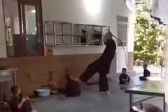 Hình ảnh về vụ việc. (Ảnh: Cắt từ clip)