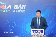 Thứ trưởng Bộ Y tế Đỗ Xuân Tuyên phát biểu tại Tọa đàm. (Ảnh: Minh Quyết/TTXVN)