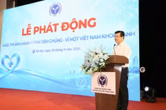 Ông Vũ Mạnh Cường, Giám đốc Trung tâm Truyền thông - Giáo dục sức khỏe Trung ương, Trưởng ban Tổ chức phát biểu tại buổi lễ phát động. (Ảnh: PV/Vietnam+)
