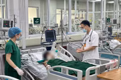 Nam thanh niên 28 tuổi bị suy gan cấp, phù não nguy kịch. (Ảnh: PV/Vietnam+)