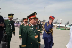 Đoàn đại biểu cấp cao Bộ Quốc phòng Việt Nam dự Triển lãm Hàng không Dubai