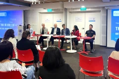 Các chuyên gia tham gia thảo luận tại buổi trao đổi nghiệp vụ “Trí tuệ nhân tạo và Báo chí”. (Ảnh: Hằng Trần/Vietnam+)