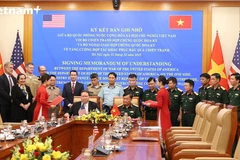 Việt Nam - Hoa Kỳ ký kết hợp tác về tăng cường khắc phục hậu quả chiến tranh