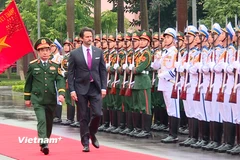 Đại tướng Phan Văn Giang chủ trì lễ đón Phó thủ tướng, Bộ trưởng Bộ Quốc phòng Slovakia Robert Kalinak. (Ảnh: Hằng Trần/Vietnam+)