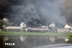 Chập điện, nhà máy giày da rộng hàng nghìn mét vuông ở Hải Phòng cháy lớn