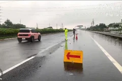 Cấm đường cao tốc từ nút giao Nghi Sơn, Thanh Hóa km380 đến nút giao Vũng Áng - Hà Tĩnh, Km568 +500. (Ảnh: Cục Cảnh sát Giao thông cung cấp)