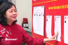 Chủ tịch UB Trung ương MTTQ Bùi Thị Minh Hoài bầu cử tại phường Xuân Đỉnh