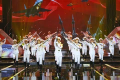 Một tiết mục trong buổi tổng duyệt chương trình nghệ thuật "Mệnh lệnh từ trái tim". (Ảnh: Cục Tuyên huấn)