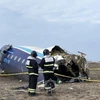 Hiện trường vụ rơi máy bay hãng hàng không Azerbaijan Airlines tại thành phố Aktau, Kazakhstan. (Nguồn: AA/TTXVN)