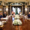 Ngoại trưởng Nga Sergey Lavrov (phải) và Ngoại trưởng Mỹ Marco Rubio (thứ 2, trái) tại cuộc đàm phán ở Riyadh, Saudi Arabia ngày 18/2/2025. (Nguồn: REUTERS/TTXVN)