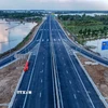 Cao tốc Cần Thơ-Cà Mau sẽ khánh thành đoạn Cần Thơ-Hậu Giang và thông xe kỹ thuật đoạn Hậu Giang-Cà Mau vào sáng 19/12. (Ảnh: Thanh Liêm/TTXVN)