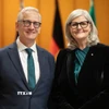 Toàn quyền Australia Sam Mostyn và Phu quân. (Nguồn: TTXVN phát)