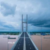 Mặt cầu Rạch Miễu 2 rộng 17,5m, có khả năng lưu thông 4 làn xe. (Ảnh: Đức Tâm/TTXVN)