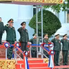 Thượng tướng Vongsone Inpanphim, Bí thư Trung ương Đảng, Thứ trưởng Bộ Quốc phòng, Chủ nhiệm Tổng cục Chính trị Quân đội Nhân dân Lào chủ trì Lễ đón chính thức Đại tướng Nguyễn Trọng Nghĩa, Ủy viên Bộ Chính trị, Bí thư Trung ương Đảng, Ủy viên Thường vụ Quân ủy Trung ương, Chủ nhiệm Tổng cục Chính trị Quân đội Nhân dân Việt Nam. (Ảnh: Xuân Tú/TTXVN)