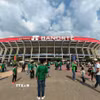 Bên ngoài sân vận động Azteca (Banorte) ở Mexico. (Ảnh: Phương Lan/TTXVN)