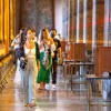 Khách du lịch tham quan Chùa Wat Pho ở Bangkok, Thái Lan. (Ảnh: THX/TTXVN)