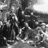 Những giây phút nghỉ ngơi của chủ tịch Hồ Chí Minh trên đường đi công tác tại chiến khu Việt Bắc trong thời kỳ kháng chiến chống thực dân Pháp. (Ảnh: TTXVN)