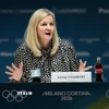 Chủ tịch IOC Kirsty Coventry phát biểu tại cuộc họp báo ở Milan, Italy, ngày 4/2/2026. (Nguồn: THX/TTXVN)