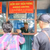Kiểm tra người xuất nhập cảnh tại Cửa khẩu Mỹ Quý Tây (xã Mỹ Quý, tỉnh Tây Ninh). (Ảnh: Bùi Giang/TTXVN)