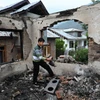 Ngôi nhà bị phá hủy trong cuộc giao tranh giữa quân đội Ấn Độ và Pakistan tại Salamabad, gần Đường kiểm soát (LoC), cách thành phố Srinagar, thủ phủ mùa hè của khu vực Kashmir do Ấn Độ kiểm soát, khoảng 110km về phía bắc. (Ảnh: THX/TTXVN)
