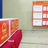 Hòm phiếu tại khu vực bỏ phiếu số 2, phường Ba Đình, thành phố Hà Nội được chuẩn bị chu đáo, bảo đảm trang trọng và bảo mật. (Ảnh: Phạm Kiên/TTXVN)