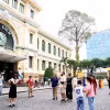Du khách tham quan Thành phố Hồ Chí Minh. (Ảnh: Hồng Đạt/TTXVN)