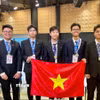 Năm thí sinh Việt Nam đều đoạt giải ở kỳ thi Olympic Vật lý Quốc tế 2025. (Ảnh: Thu Hà/TTXVN)